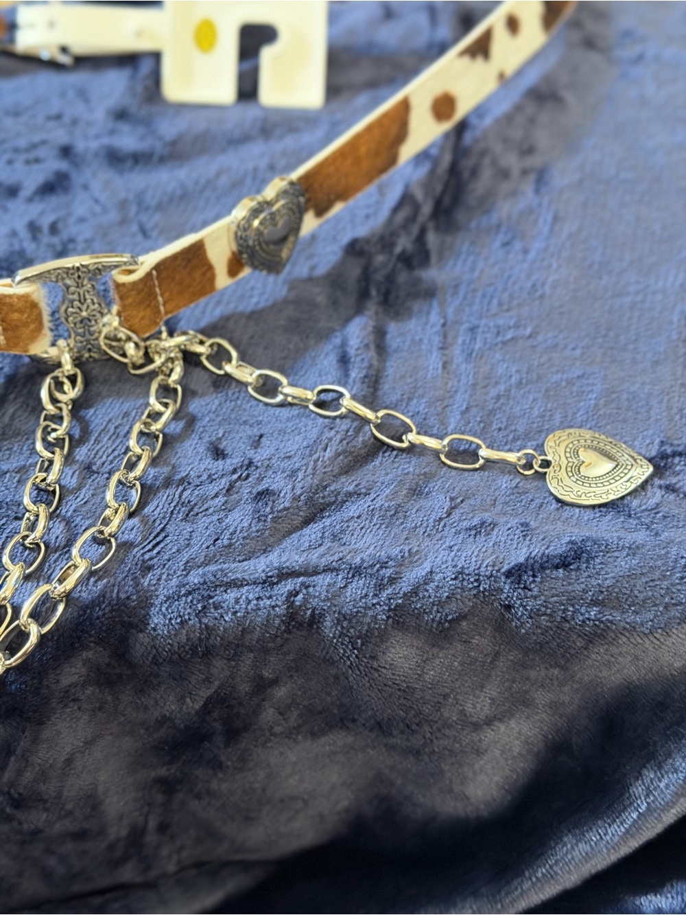 Haute Hippie Brown and White Leather Chain Belt with Silver Hearts - Picture 2 of 3